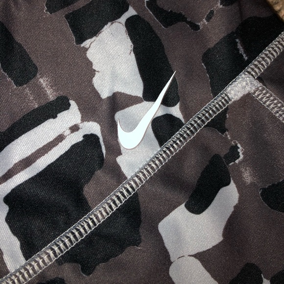 Nike Dry Fit Leggings - Picture 3 of 6